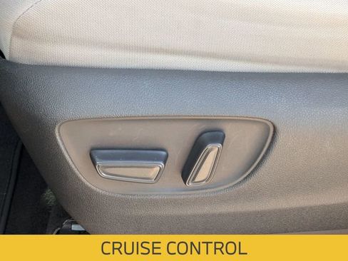 Used 2024 Toyota Sienna LE image 17