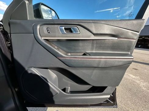Used 2025 Ford Explorer ST-Line AWD/4WD image 39