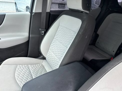 Used 2021 Chevrolet Equinox LS w/ LS Convenience Package FWD image 13