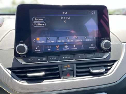 Used 2023 Nissan Altima 2.5 SR FWD image 12