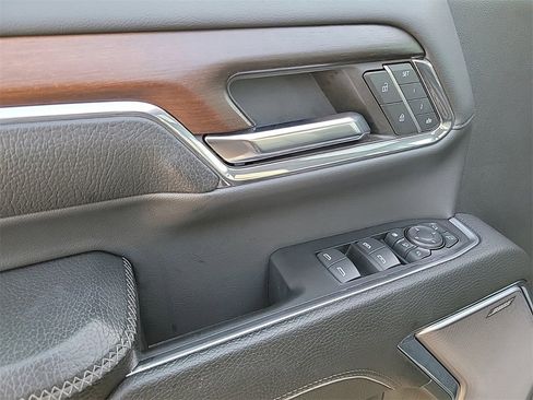 Used 2024 GMC Sierra 2500 Denali w/ Denali Reserve Package image 29