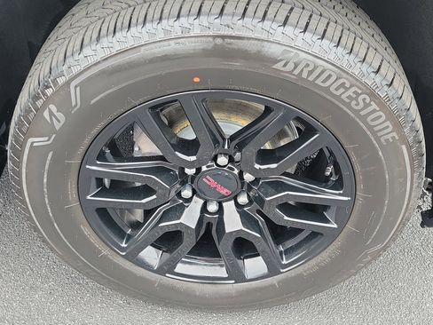 Used 2024 GMC Sierra 1500 Elevation image 8