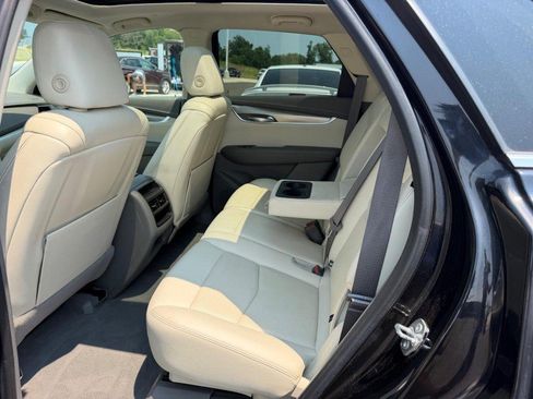 Used 2021 Cadillac XT5 Premium Luxury FWD image 10