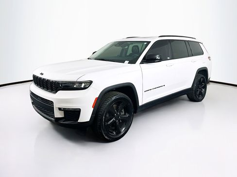 Used 2022 Jeep Grand Cherokee L Limited w/ Black Appearance Package image 3