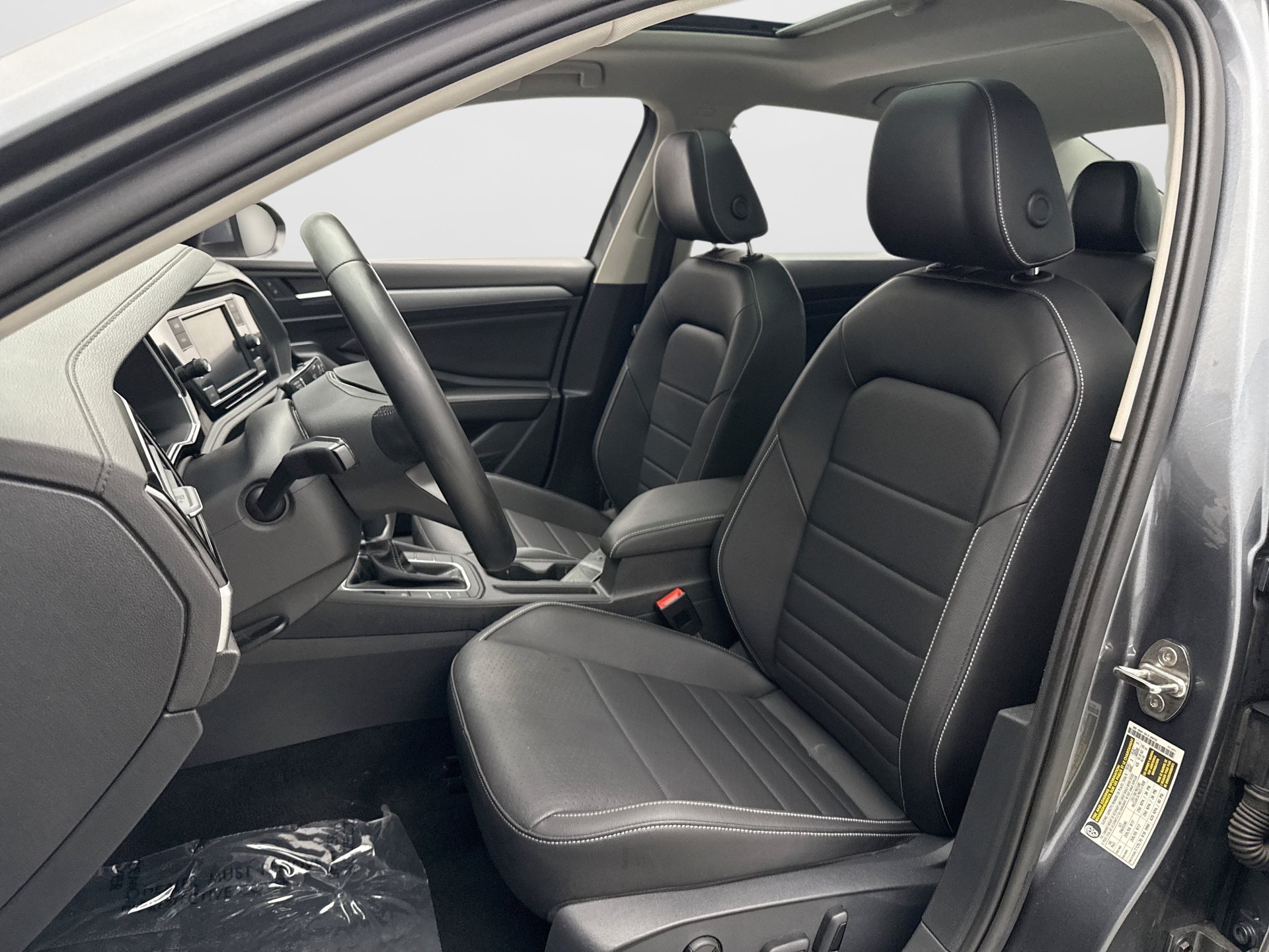 Used 2023 Volkswagen Jetta SE FWD image 11