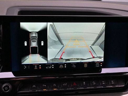 Used 2024 Chevrolet Silverado 1500 ZR2 w/ ZR2 Bison Edition image 24