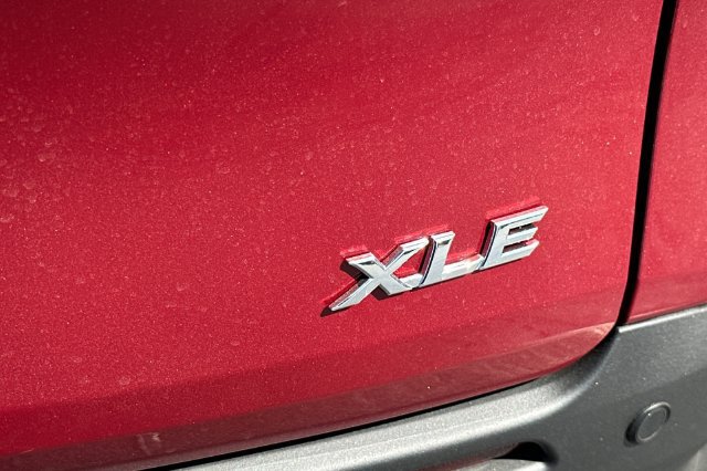Used 2026 Toyota Sienna XLE AWD/4WD image 25