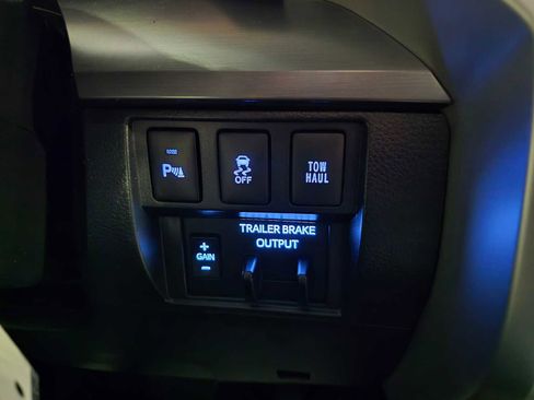Used 2019 Toyota Tundra Platinum AWD/4WD image 30