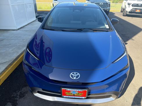 New 2026 Toyota Prius Plug-In Hybrid FWD image 5