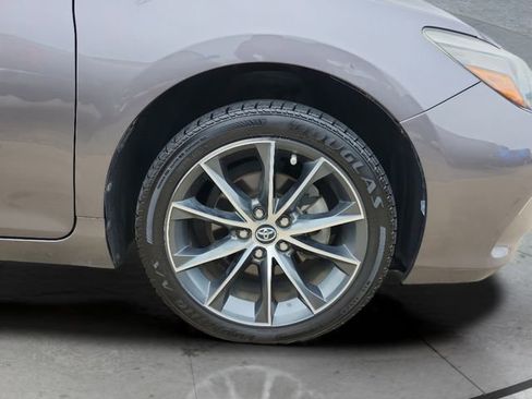 Used 2016 Toyota Camry XSE w/ Advanced Technology Package image 28