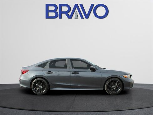 Used 2025 Honda Civic Sport image 4