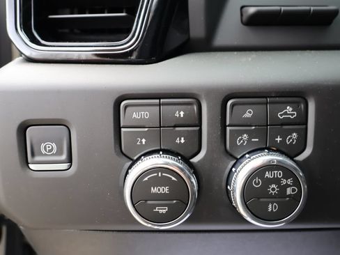 New 2026 GMC Sierra 2500 AT4 w/ AT4 Premium Plus Package AWD/4WD image 13