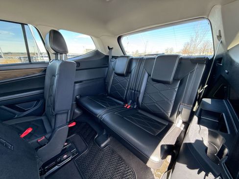 Used 2024 Volkswagen Atlas SE w/ Black Wheel Package image 24