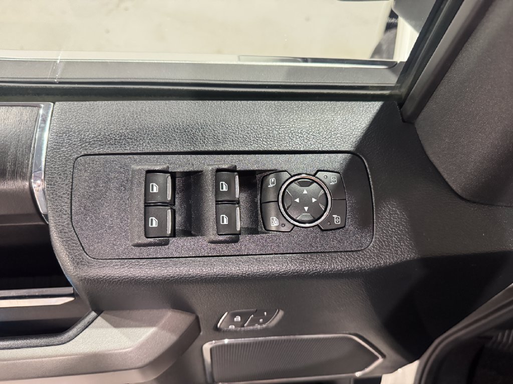 Used 2020 Ford F150 Platinum w/ Technology Package AWD/4WD image 18