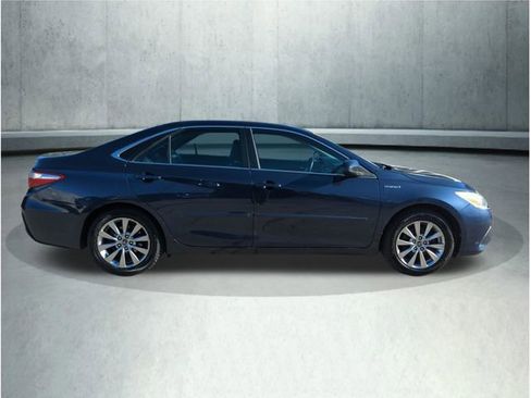 Used 2015 Toyota Camry XLE image 8