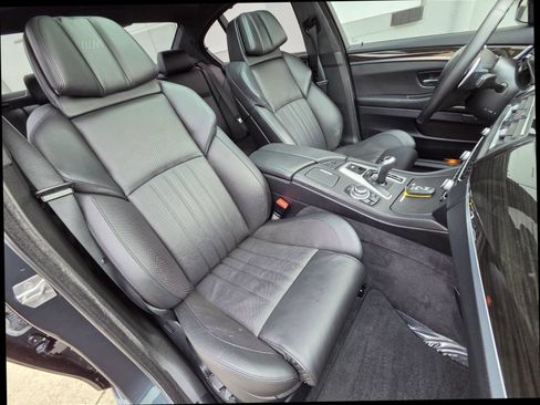 Used 2013 BMW M5 RWD image 28