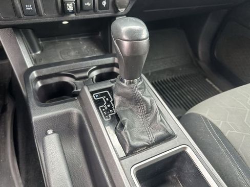 Used 2020 Toyota Tacoma TRD Off-Road AWD/4WD image 25