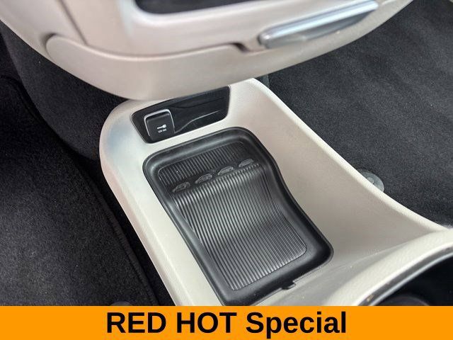 Used 2023 Chrysler Pacifica Touring-L FWD image 24