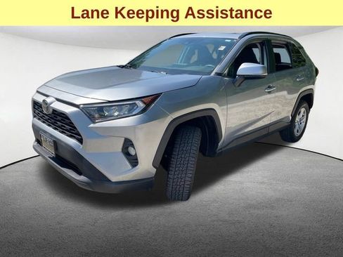 Used 2019 Toyota RAV4 XLE AWD/4WD image 5