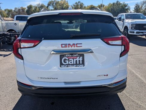 Used 2023 GMC Terrain AT4 image 5