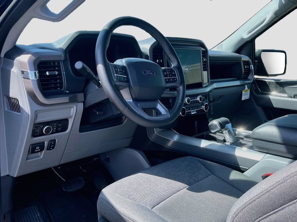 Used 2025 Ford F150 Lightning XLT AWD/4WD image 9