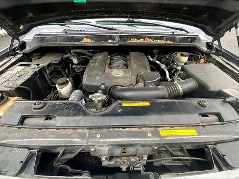 Used 2005 Nissan Armada SE image 3