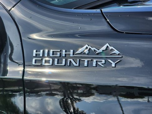 New 2026 Chevrolet Suburban High Country RWD image 8