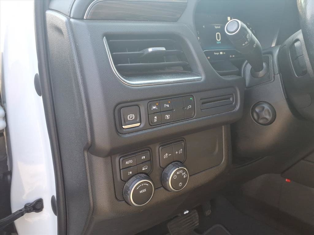 Used 2022 Chevrolet Suburban LT w/ Luxury Package AWD/4WD image 10