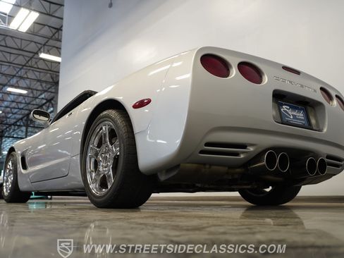 Used 1998 Chevrolet Corvette Convertible w/ Performance Handling Pkg RWD image 28