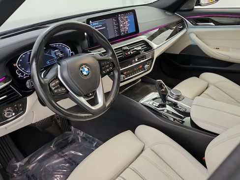 Used 2021 BMW 530e xDrive w/ Premium Package AWD/4WD image 16