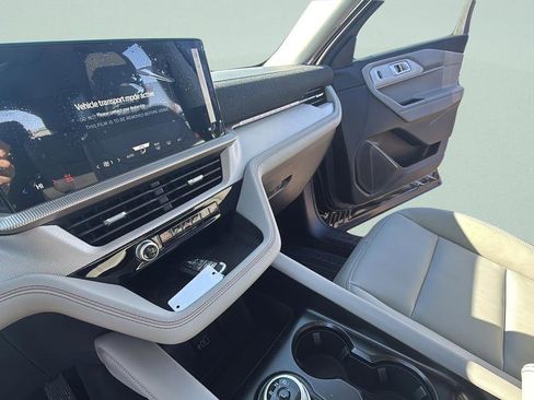 New 2026 Ford Explorer Active AWD/4WD image 21