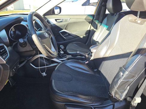 Used 2012 Hyundai Veloster 3DR COUPE w/ Style Pkg image 8