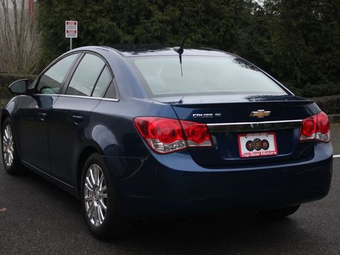 Used 2013 Chevrolet Cruze Eco image 4