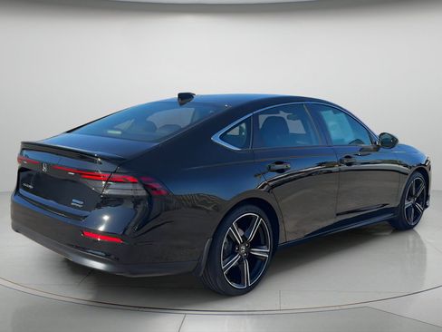 Used 2025 Honda Accord Sport image 17