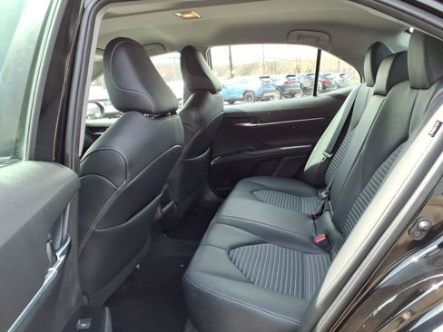 Used 2020 Toyota Camry SE FWD image 11