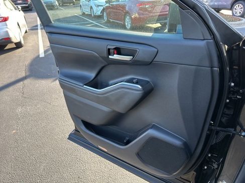 Used 2021 Toyota Highlander XSE image 30