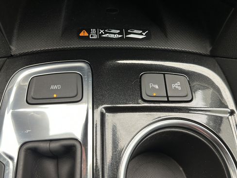 Used 2024 Chevrolet Equinox Premier AWD/4WD image 22