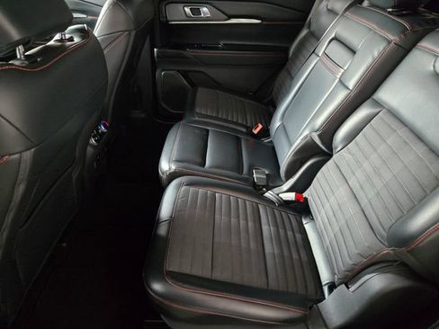 Used 2025 Ford Explorer ST-Line RWD image 33
