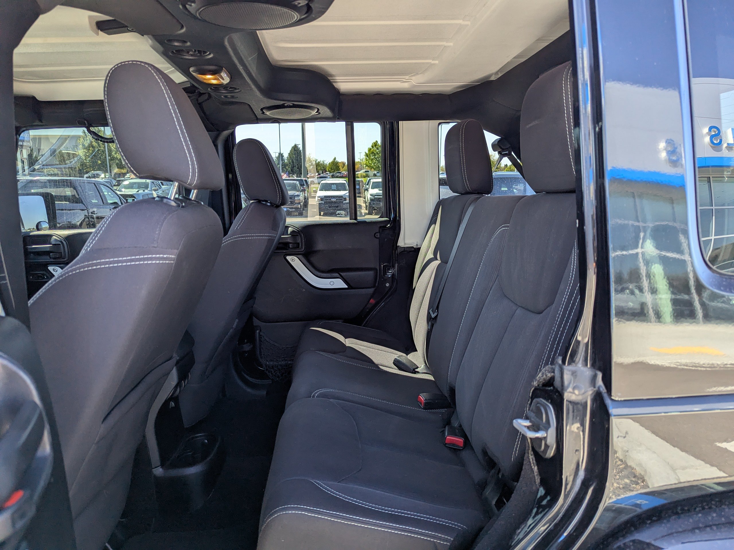 Used 2013 Jeep Wrangler Unlimited Sahara w/ Connectivity Group AWD/4WD image 26