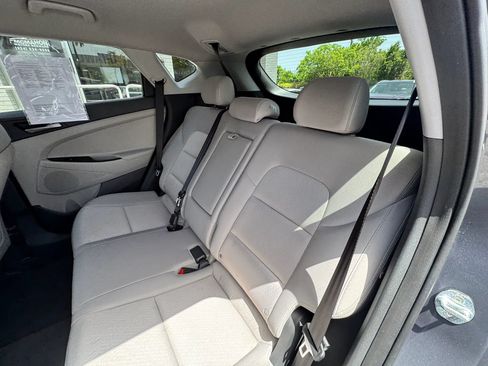 Used 2018 Hyundai Tucson SEL AWD/4WD image 16