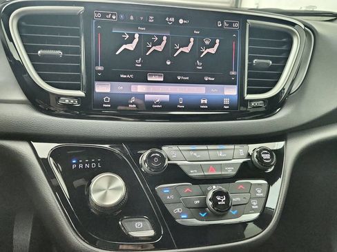 New 2027 Chrysler Pacifica LX FWD image 25