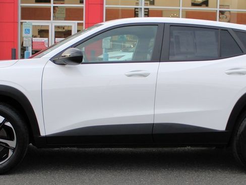 Used 2024 Chevrolet Trax RS w/ Driver Confidence Package image 9