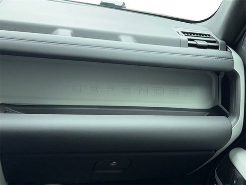 Used 2024 Land Rover Defender 110 X-Dynamic SE image 20