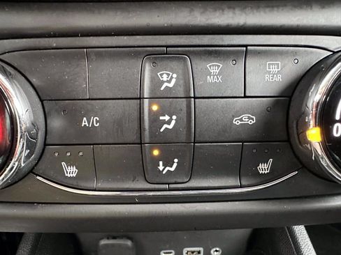 Used 2023 Chevrolet TrailBlazer LT FWD image 23