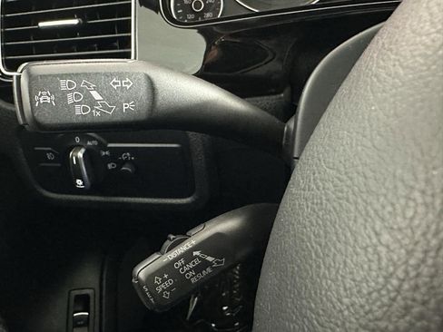 Used 2017 Volkswagen Touareg Wolfsburg Edition image 33