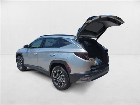 New 2025 Hyundai Tucson Limited image 8