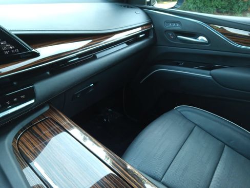Used 2021 Cadillac Escalade Premium Luxury w/ Driver Assist Tech Package AWD/4WD image 19