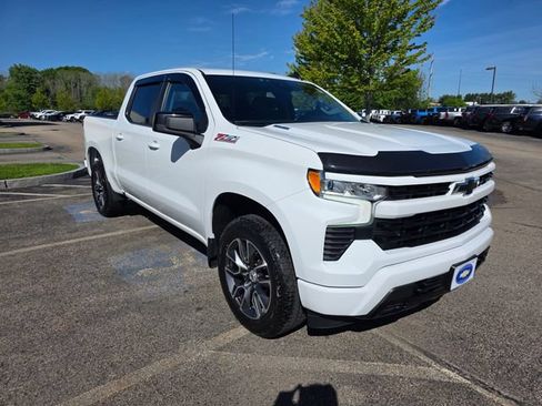 Used 2023 Chevrolet Silverado 1500 RST w/ Z71 Off-Road Package AWD/4WD image 6