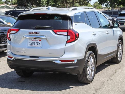 Used 2022 GMC Terrain SLT image 4