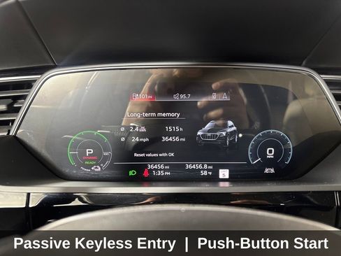 Used 2019 Audi e-tron Prestige w/ Prestige Package image 19